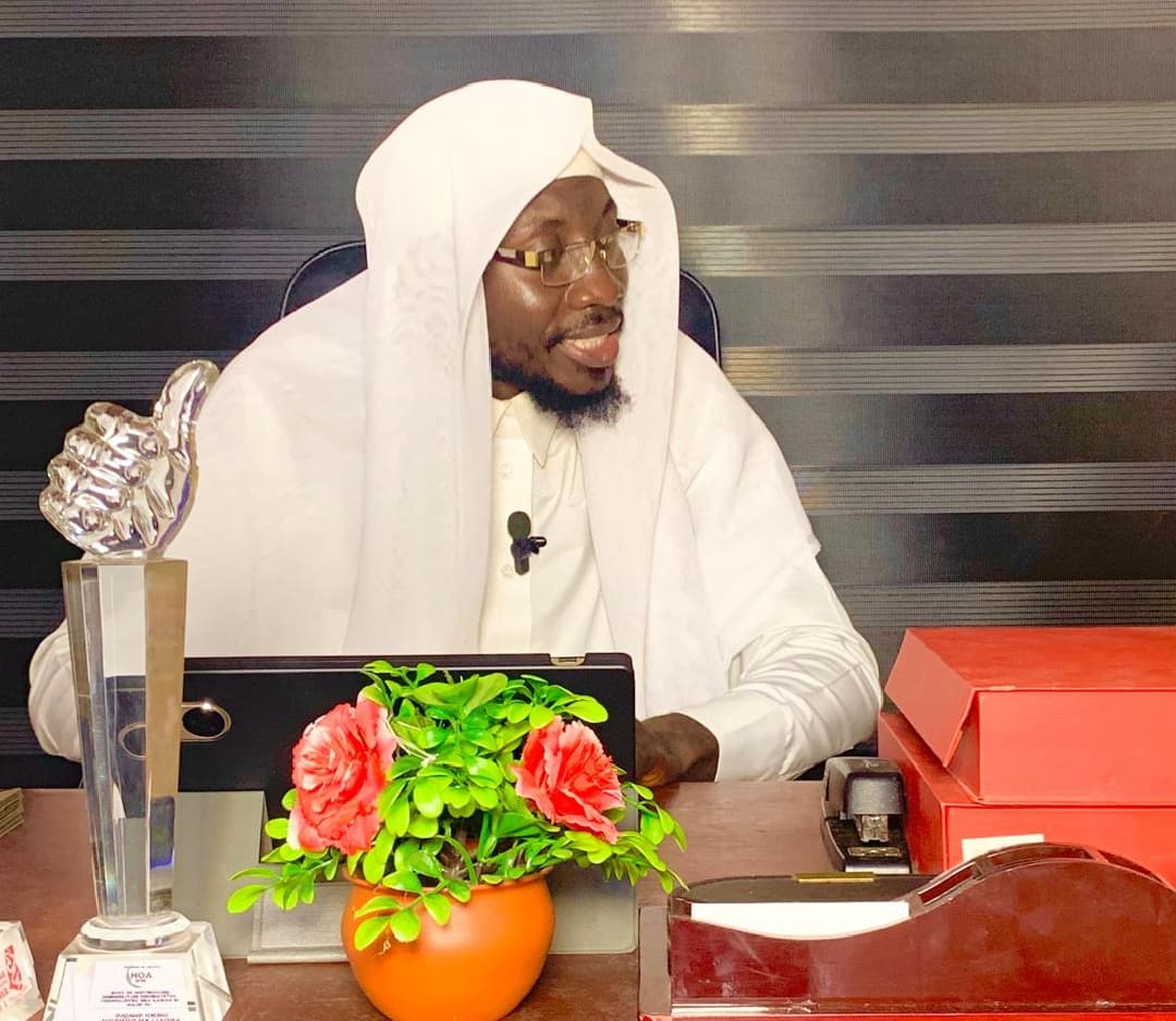 Sheikh Ishaque Abdallah in a scholarly setting
